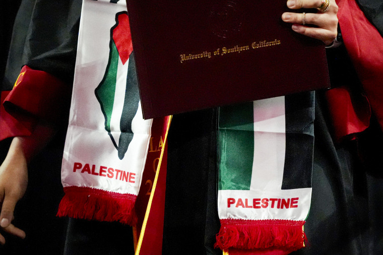 Palestinian insignia in a graduate.