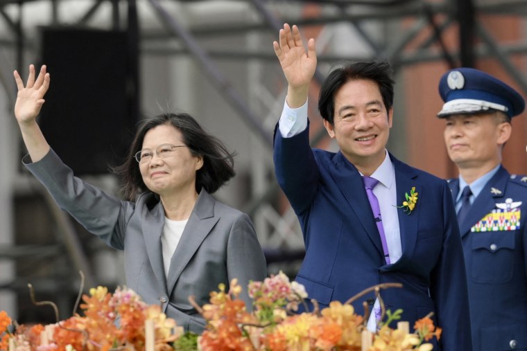 Tổng thống Đài Loan Lai Ching-te và tổng thống sắp mãn nhiệm Thái Anh Văn