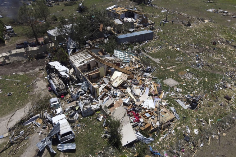 240526-severe-weather-texas-2-0742p-7d6370.jpg