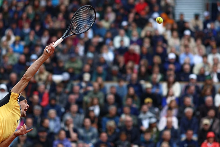 Alexander Zverev serves