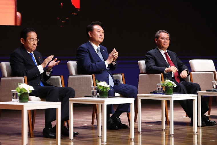 Top leaders from Seoul, Tokyo and Beijing said on May 27 that they had agreed to boost trilateral cooperation, after they held their first three-way summit in nearly five years in Seoul. 