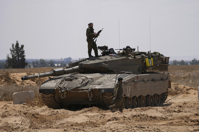 Soldados israelíes cerca de la frontera el 7 de mayo.