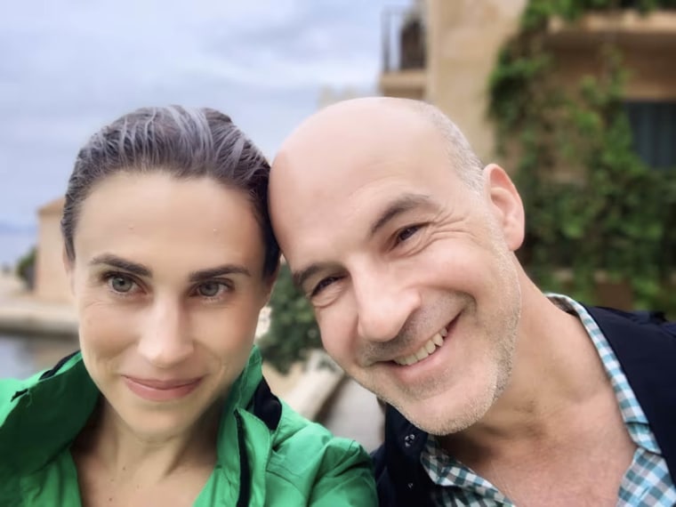 Bianca and Peter Turetsky taking a selfie outside