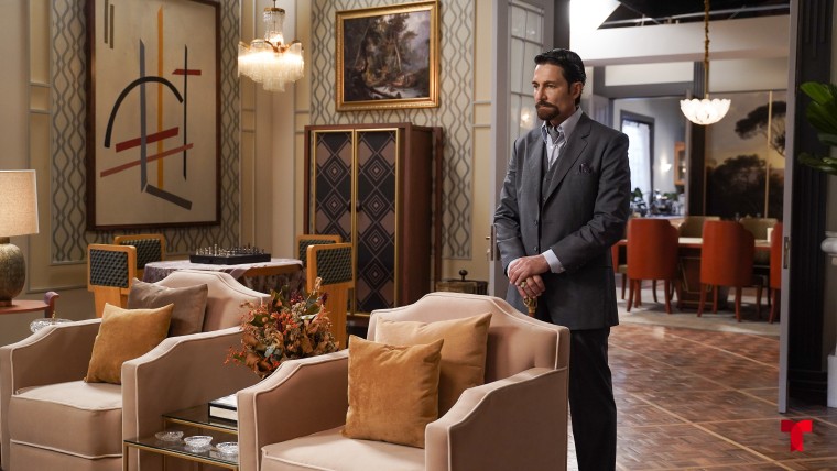 Fernando Colunga en un vistazo de la nueva serie de Telemundo, El Conde: Amor y Honor