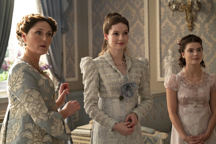 Ruth Gemmell as Lady Violet Bridgerton, Hannah Dodd as Francesca Bridgerton, and Florence Hunt as Hyacinth Bridgerton in "Bridgerton."