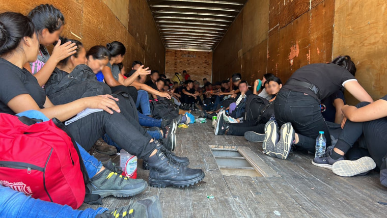 Federal agents found 64 migrants from Guatemala abandoned inside a truck, without water or ventilation, in Anáhuac, Nuevo León, on August 10, 2023.