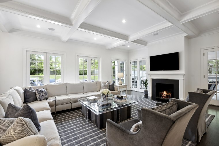 ‘Home Alone’ House for Sale in Chicago Suburb