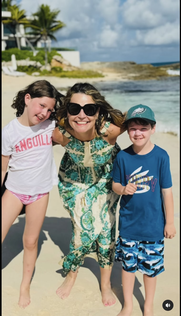 Savannah Guthrie Honors Her Mom With New Pictures on Mother's Day(02)