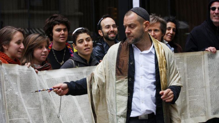 "Sabbath Queen" follows the journey of Rabbi Amichai Lau-Lavie, the heir of 38 generations of Orthodox rabbis, who is torn between accepting his ancestral destiny or becoming a drag queen rebel.