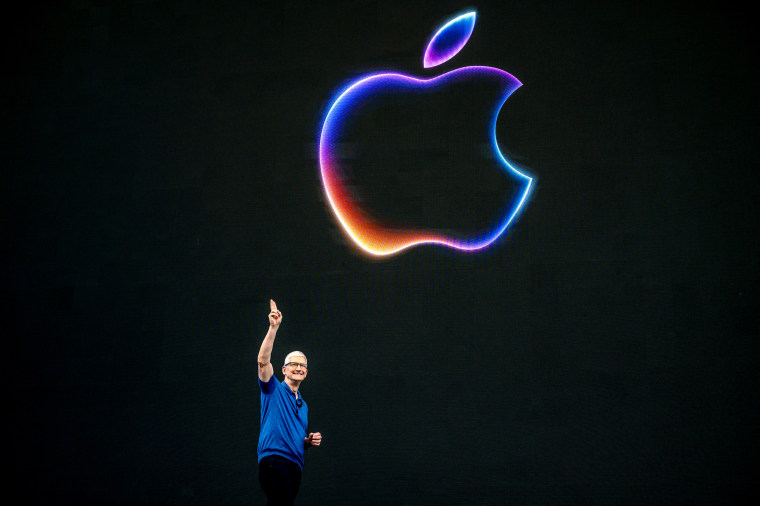 Apple Hosts Worldwide Developers Conference