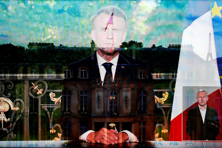 Macron calls snap vote in France
