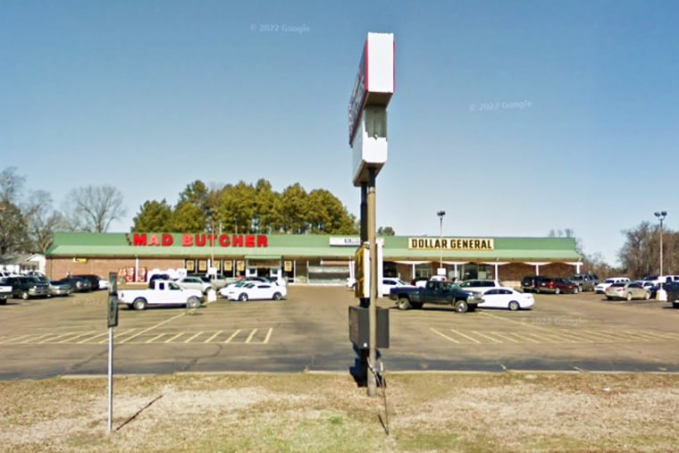 Al menos tres muertos y múltiples heridos tras tiroteo en un supermercado en Arkansas