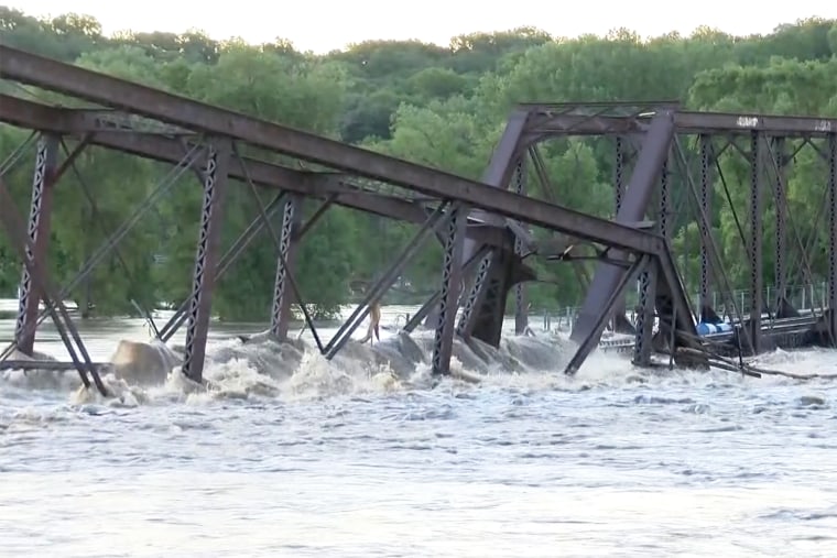 bridge collapse infrastructure