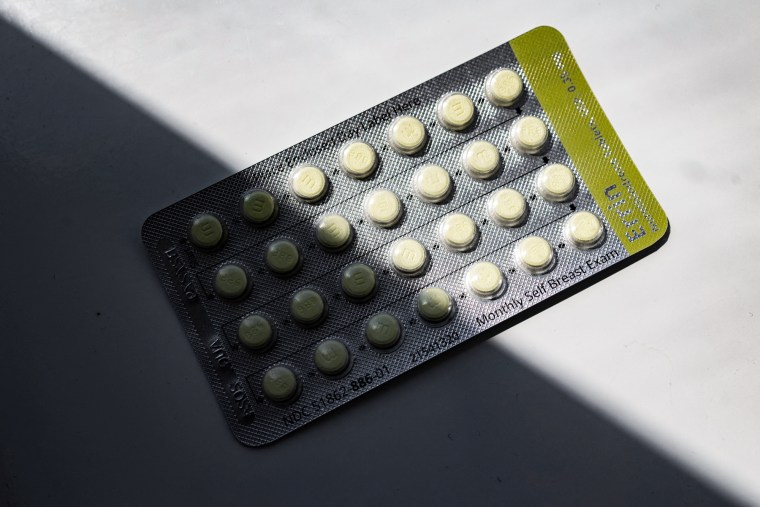 states with abortion bans saw birth control prescriptions fall post-dobbs, study finds