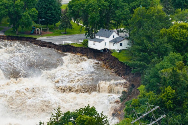 Minnesota Dam Risks Failure During Wave Of Intense US Weather