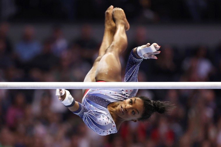Image: 2024 U.S. Olympic Team Trials Gymnastics - Day 2 Simone Biles airborne