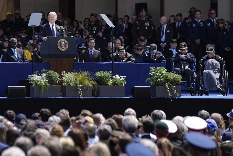 El presidente, Joe Biden, pronuncia un discurso en Normandy, Francia, el jueves 6 de junio de 2024.