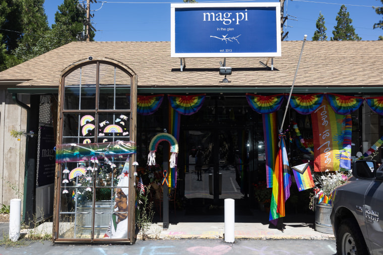 Front of Mag.pi clothing store