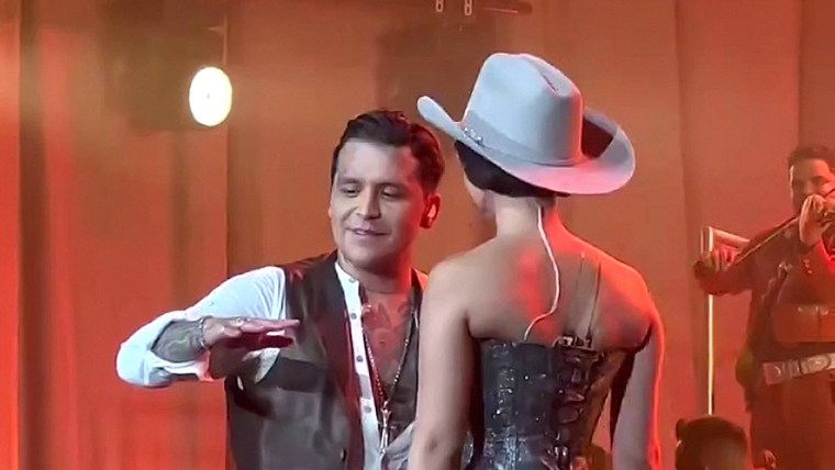 Christian Nodal con Ángela Aguilar en el Auditorio Nacional de la Ciudad de México