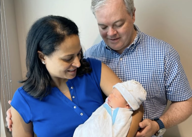 Kristen Welker, parenting, surrogate