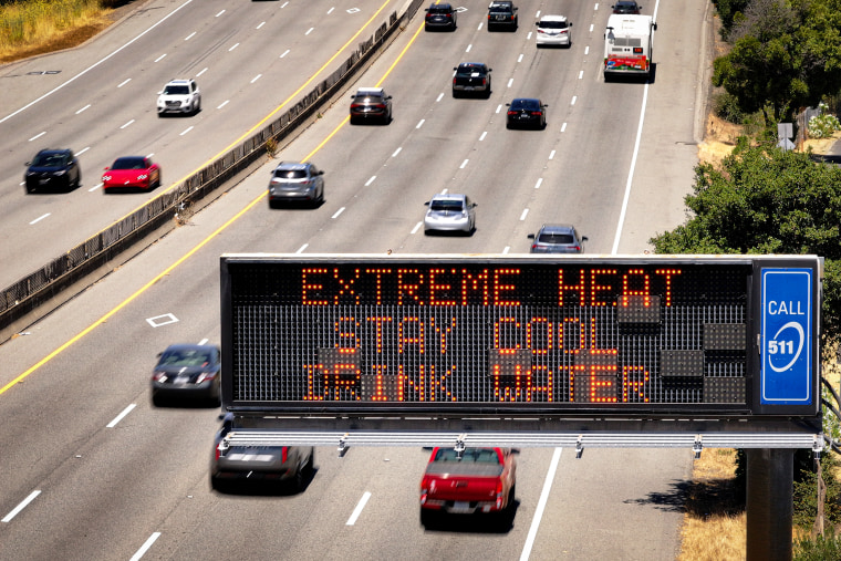 Highway 101 displays a warning about extreme heat.