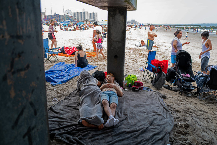 Una ola de calor que afecta a millones de personas golpea la costa este