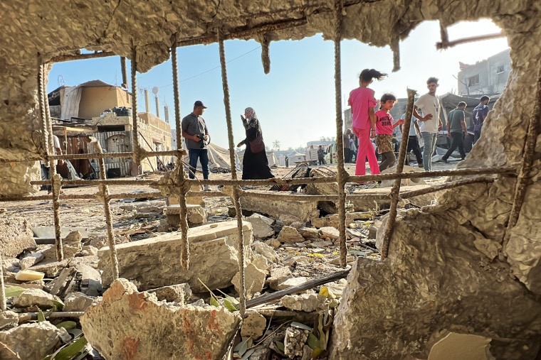 Israeli airstrike on school sheltering displaced Palestinians near Khan Yunis