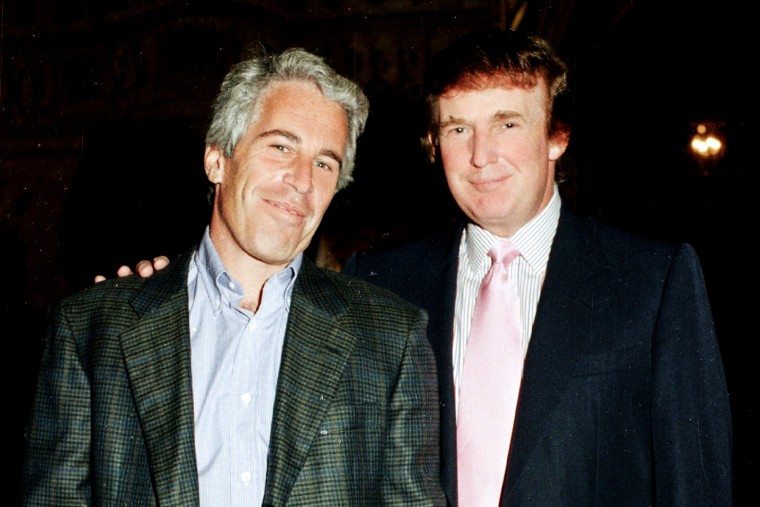 Jeffrey Epstein i Donald Trump trzymają się razem