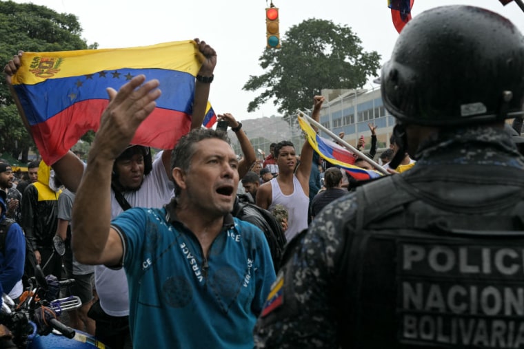 Al menos un muerto durante las protestas en rechazo al resultado a ...