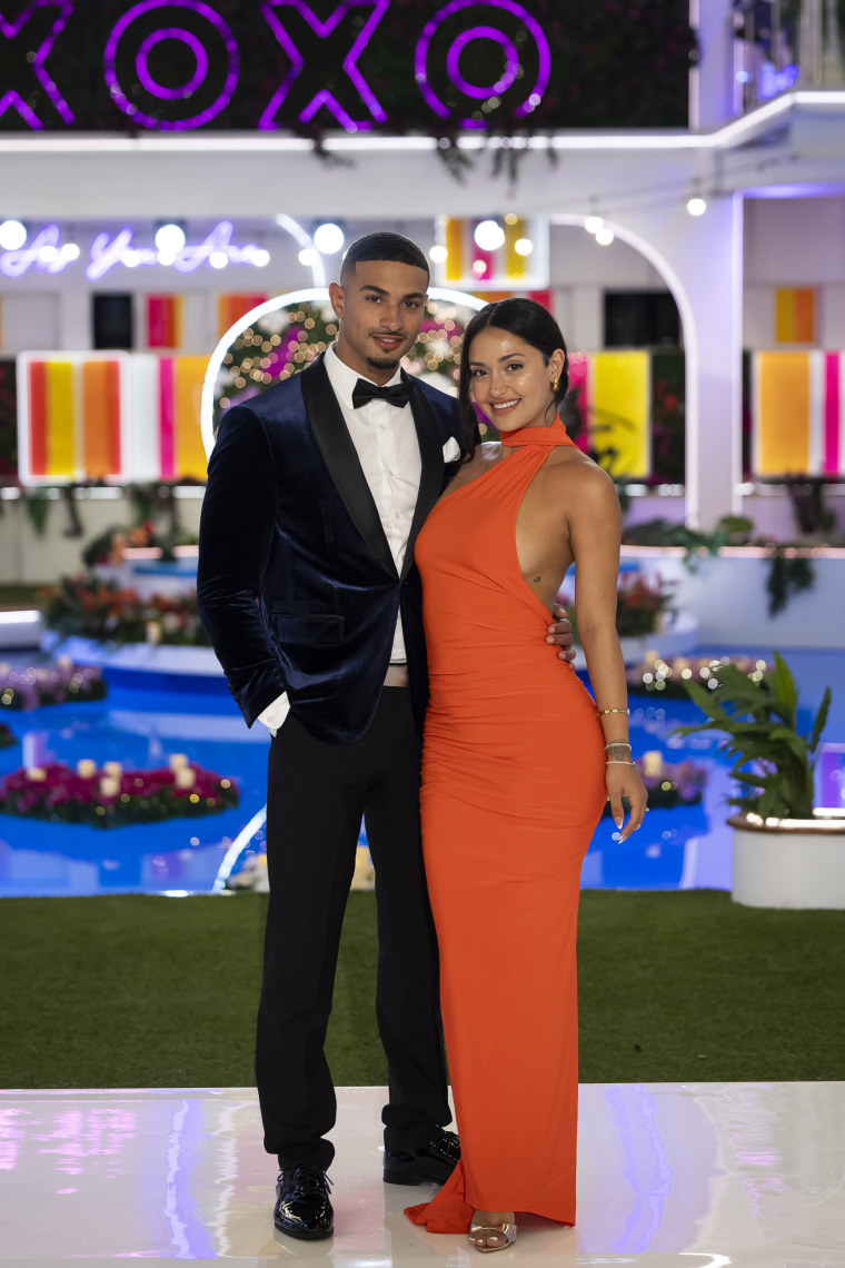 Love Island EUA - temporada 6 Miguel Harichi e Leah Kateb