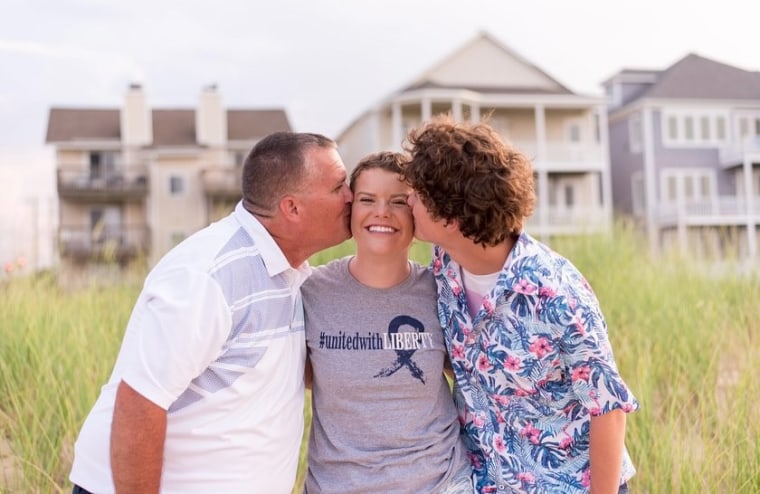 Teen with colon cancer shares 1st symptom that led to her diagnosis at 14