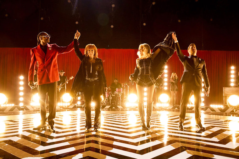 'The Voice' Coaches Snoop Dogg, Reba McEntire, Gwen Stefani And Michael ...