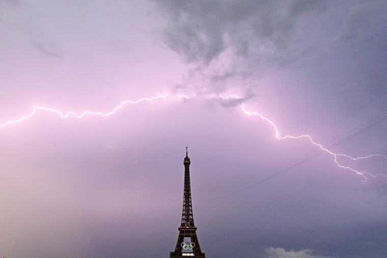 Lightning Eiffel Tower