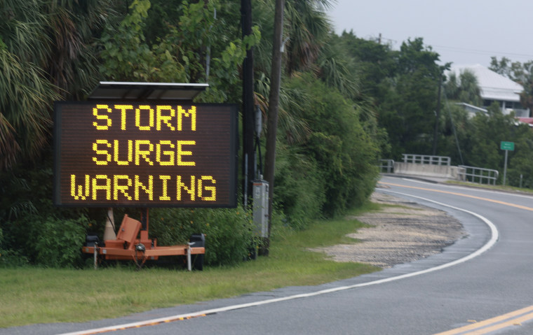 A tempestade tropical Debby se dirige para a região de Big Bend, na Flórida