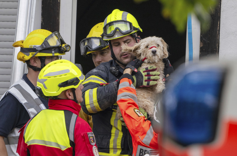 Part of a hotel on Germany’s Mosel River collapses. 2 people are dead and others are trapped