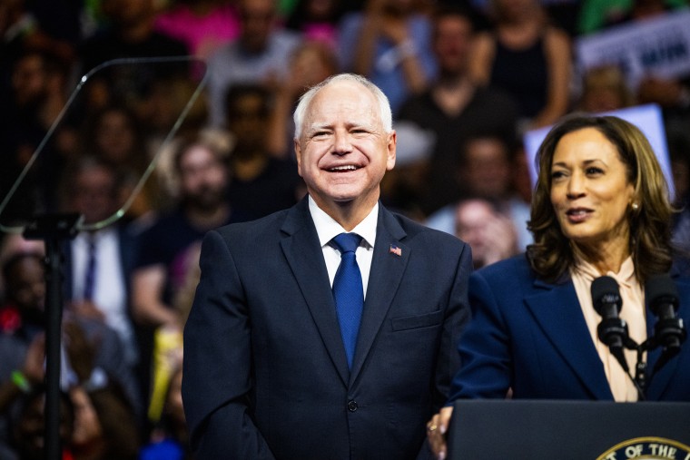 Vice President Kamala Harris introduces Walz