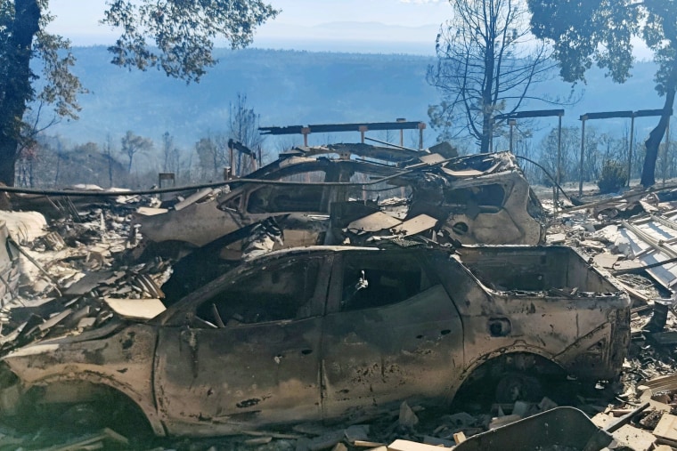 "Aquela vista era incrível. Infelizmente, teve um custo," Rick Pero disse sobre sua casa no topo de uma colina arborizada. 