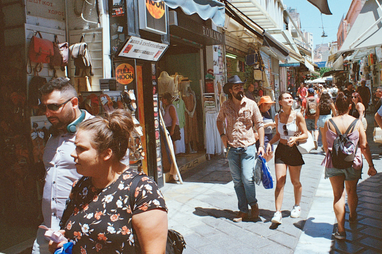 La vida cotidiana en Atenas durante el verano