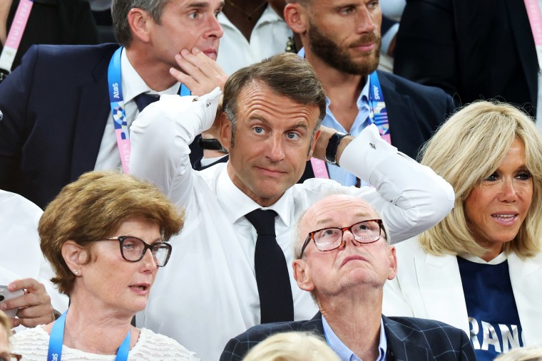 O presidente francês Emmanuel Macron nos Jogos Olímpicos Paris 2024 na Bercy Arena em 10 de agosto de 2024 em Paris, França. 