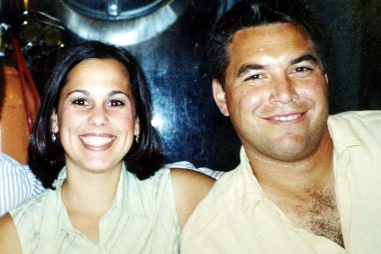 Laci Peterson e Scott Peterson em uma foto sem data.