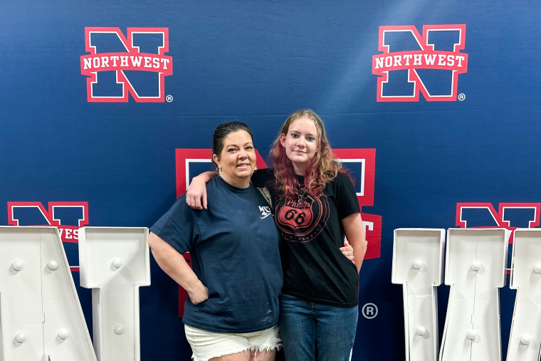 Kristi Childs, left, stands next to her daughter Hanalise Yarbrough