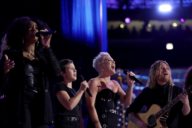 P!nk and her daughter, Willow Sage Hart, perform at the Democratic National Convention in Chicago on Thursday.