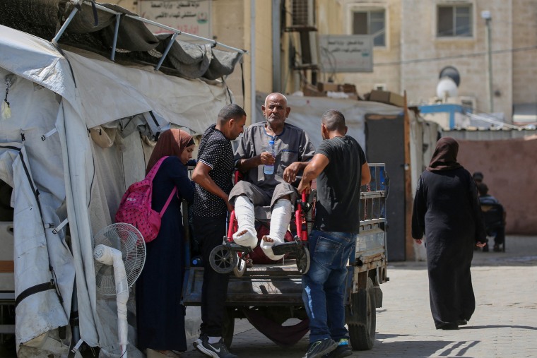 One of Gaza’s last functioning hospitals is emptying out as Israeli forces draw near