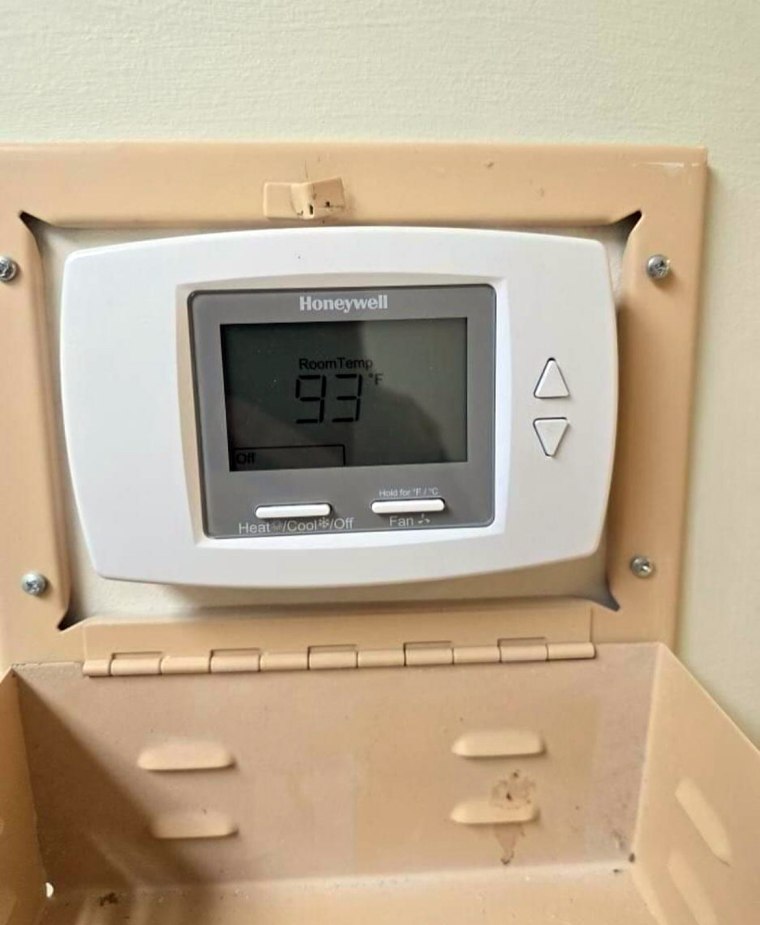 A photo submitted to Hots&Cots showing the temperature inside a building. The anonymous source said it was taken at the Army's Fort Liberty, formerly known as Fort Bragg, in North Carolina.