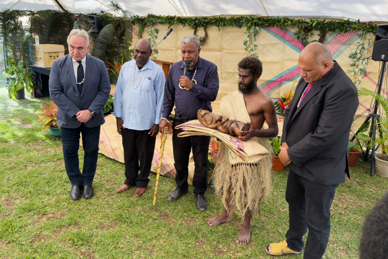 Ceremonia repatriacji świętych relikwii ludzkich przez USA w Port Vila w Vanuatu