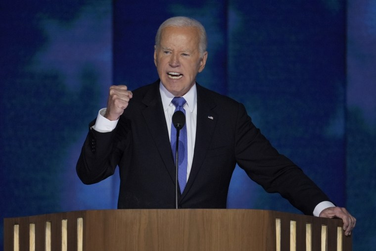 Joe Biden habla en la Convención Nacional Demócrata, en Chicago.