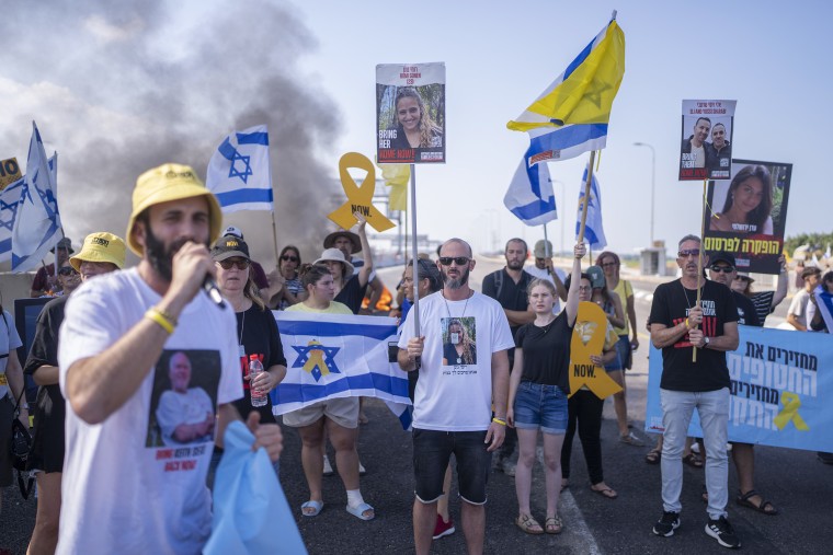  A day after the discovery of the bodies of six hostages in the Gaza Strip, a major strike led by Israel's'trade union umbrella organization Histadrut began on 02 September in protest against the government's failure to end the conflict. 