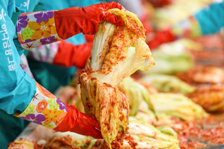 Kimchi Seul, Coreia do Sul, preparação de repolho