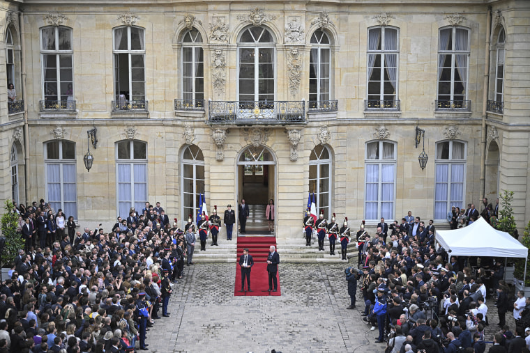 Handover ceremony at the Hotel De Matignon – Paris