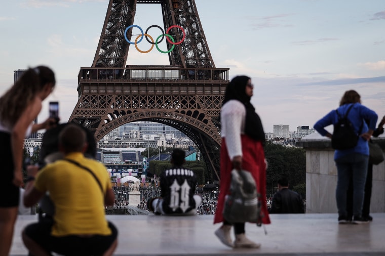 Olympic Rings to stay on Eiffel Tower in Paris